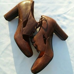 Clarks Indigo Women's Brown Leather Lace-Up Heels